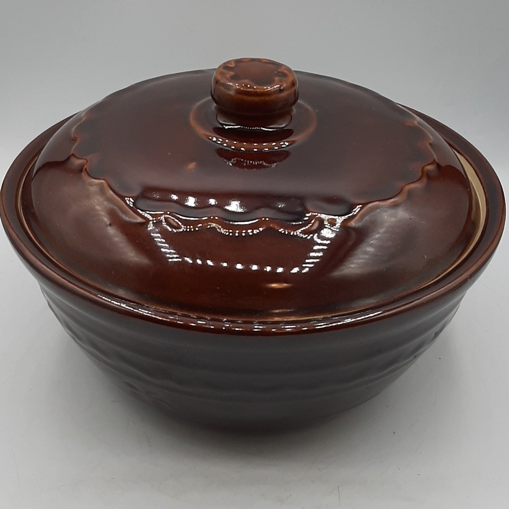 Vintage Marcrest Daisy Dot Stoneware 8" Casserole Dish with Lid